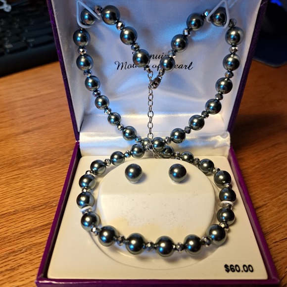 Genuine Mother of Pearl Jewelry - Dark Gray  Mother of Pearl & Simulated Crystal Necklace & Earring Set NIB